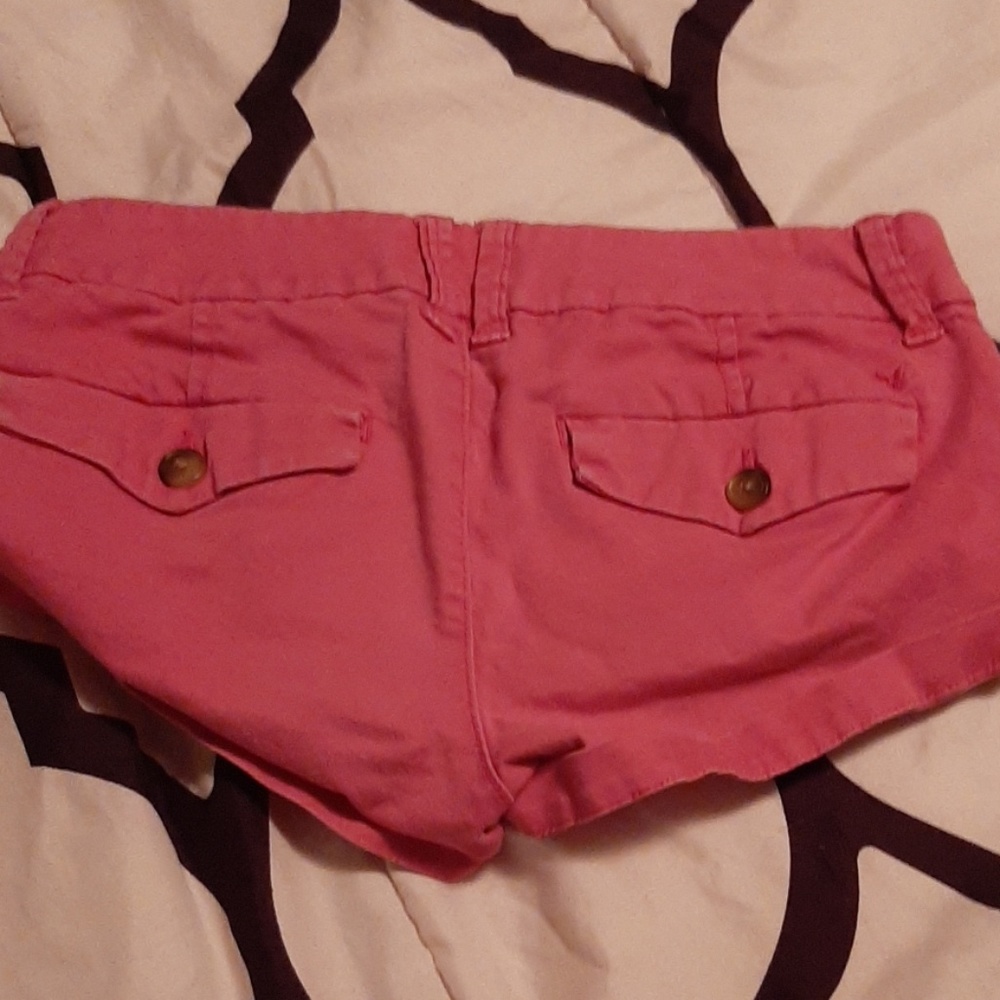 Shorts - Picture 3 of 3